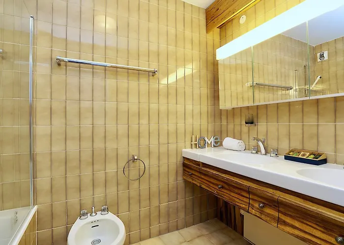 Refuge Montagnard Luxe A 1850 Avec Parking Et Wifi - Fr-1-575-225 * Куршавель